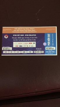 Ảnh Cần bán 1 vé lẻ loại 400k khán đài A tầng 5 cửa 4