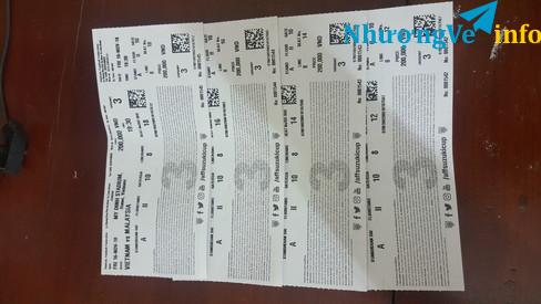 Ảnh 1 cặp B Tầng V cửa 7...........4 vé khán đài A liền nhau cửa 10.