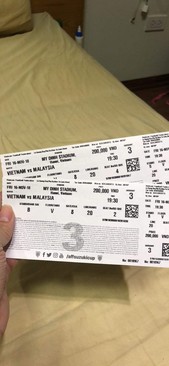 Ảnh Còn sót duy nhất cặp vé khán đài B cửa 8 tầng 2