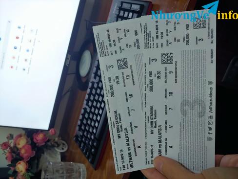 Ảnh Thừa 1 cặp khán đài A