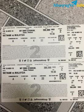 Ảnh bán cặp vé khán đài A