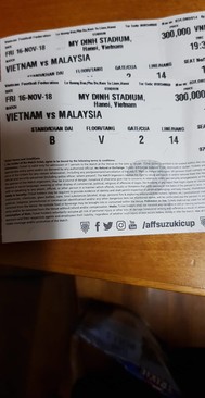 Ảnh 1 cặp vé khán đài B giá tốt