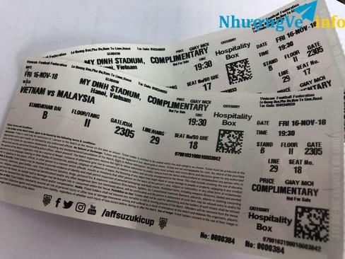 Ảnh 01 cặp khán đài B tầng 2 cửa 5 trung tâm nhé!