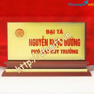 Ảnh biển chức danh để bàn,bán biển chức danh mika,sản xuất biển chức danh gỗ đồng mạ vàng