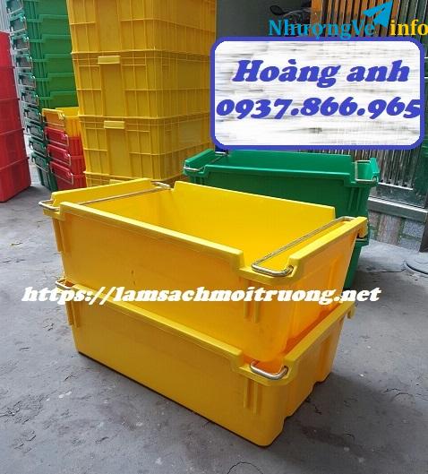 Ảnh BaÌn thuÌng nhưÌ£a coÌ quai săÌt 2 đâÌu, thuÌng nhưÌ£a đăÌ£c, khay nhưÌ£a coÌ quai hai đâÌu , thuÌng A2